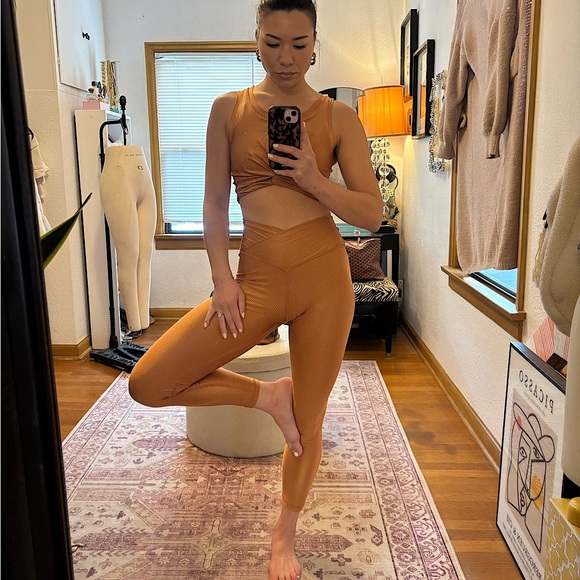 Two piece workout set * Offline by Aerie * - Picture 1 of 11